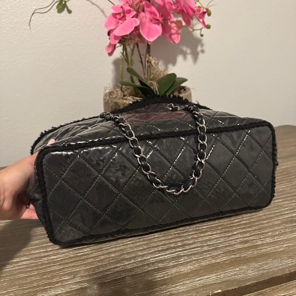 CHANEL Tweed Tote Bag - Picture 5 of 16
